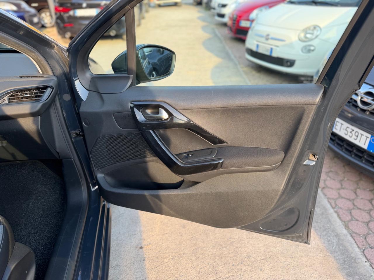 Peugeot 208 5 porte Active Km Certificati