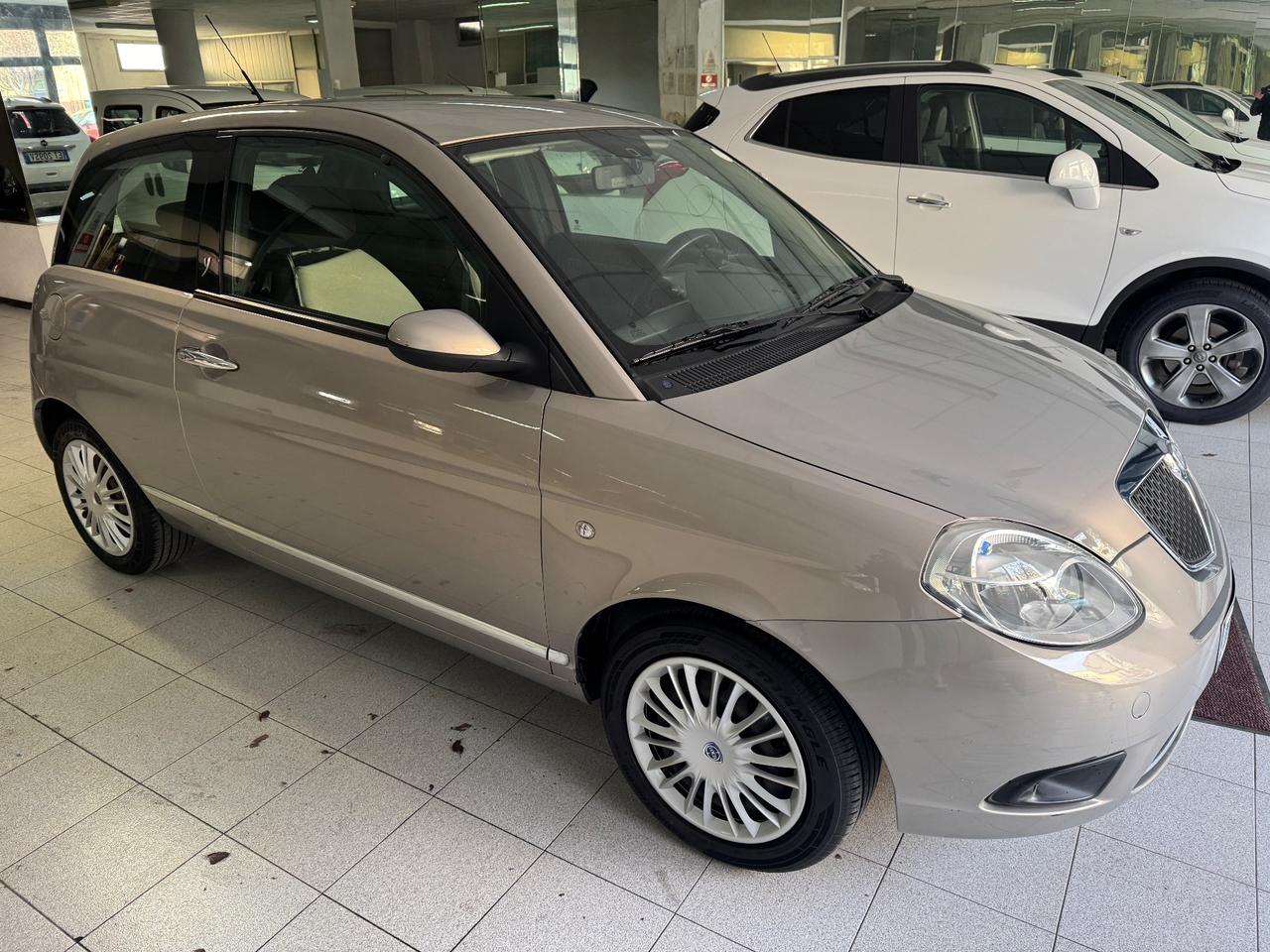 Lancia Ypsilon 1.2 Argento