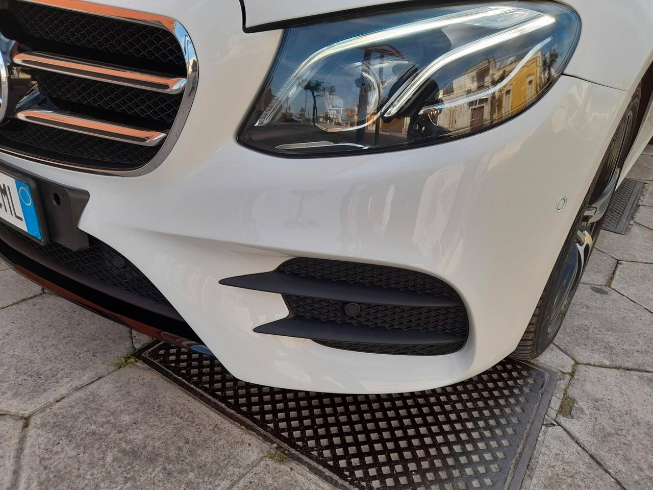 MERCEDES E 220 D AMG LINE BERLINA