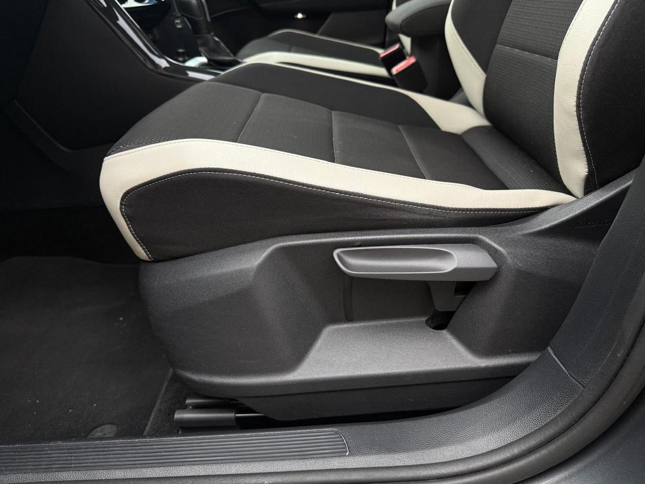 Volkswagen T-Roc 1.5 TSI STYLE 150 CV #5909