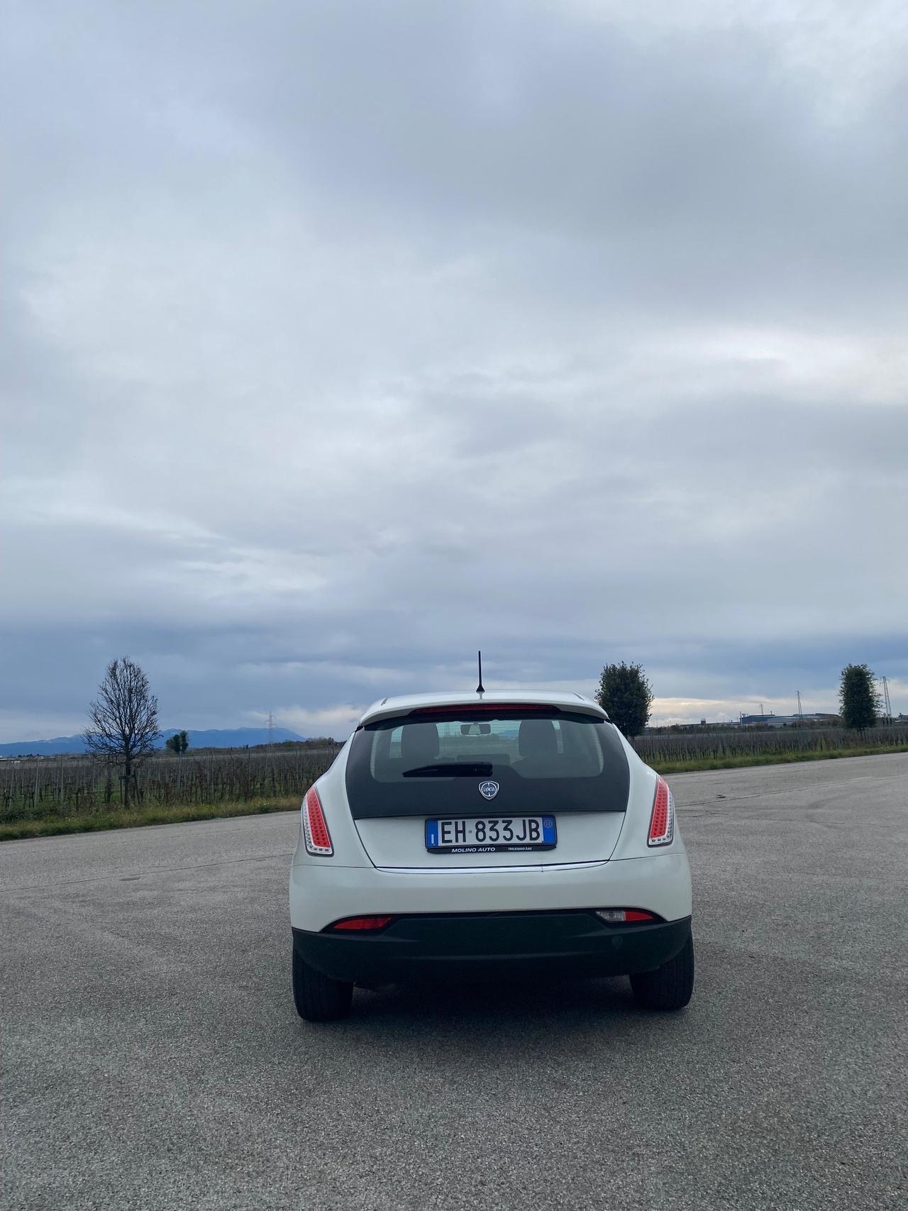 Lancia Delta 1.6 MJT DPF Silver