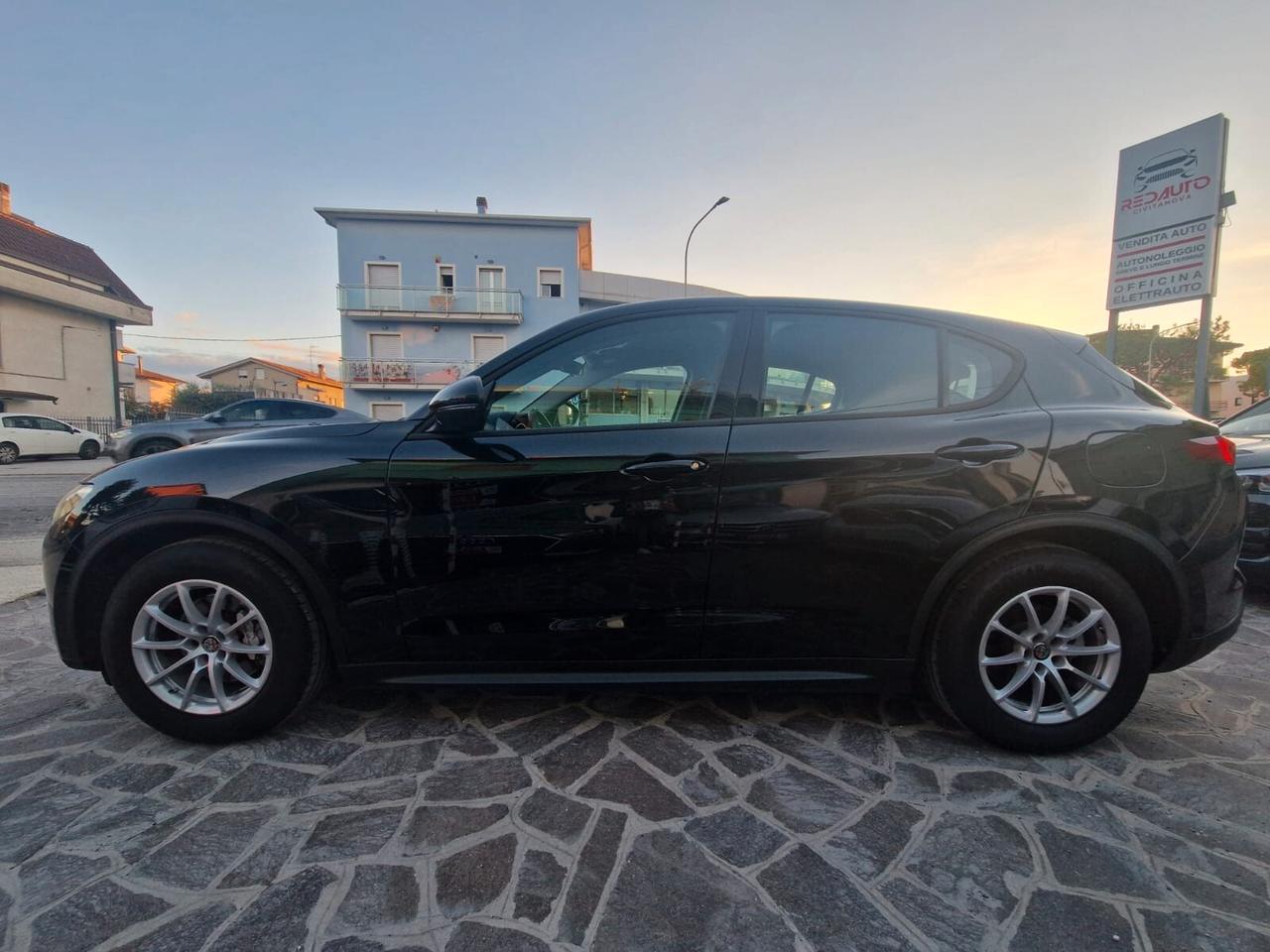 Alfa Romeo Stelvio 2.2 Turbodiesel 160 CV AT8 RWD Business