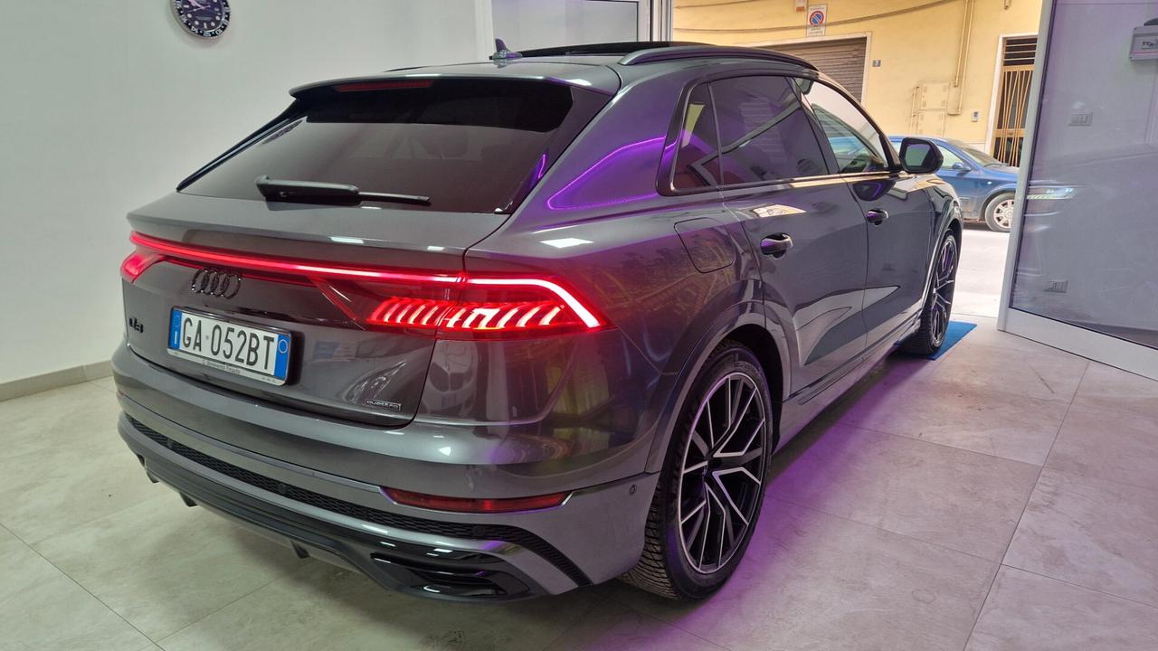 Audi Q8 50 TDI 286 CV quattro s line tetto apribile