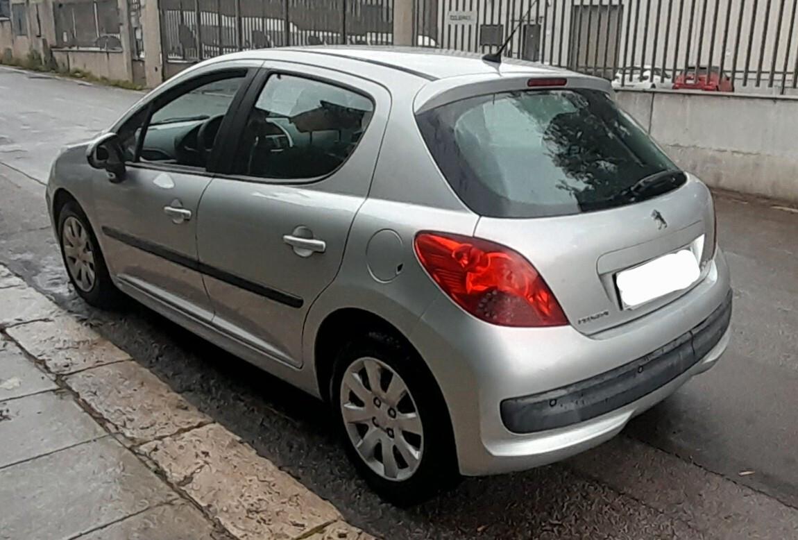 Peugeot 207 1.4 HDi 70CV 5p. X Line