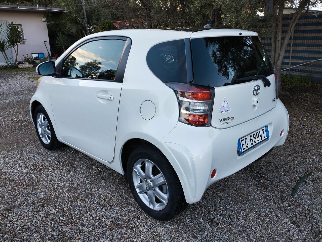 Toyota iQ 1.0 High