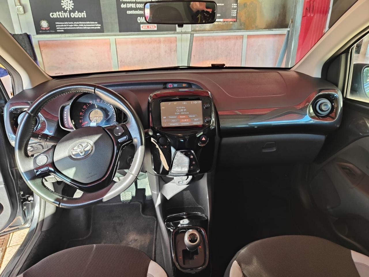 Toyota Aygo 1.0 VVT-i 69 CV 5 porte x-cite