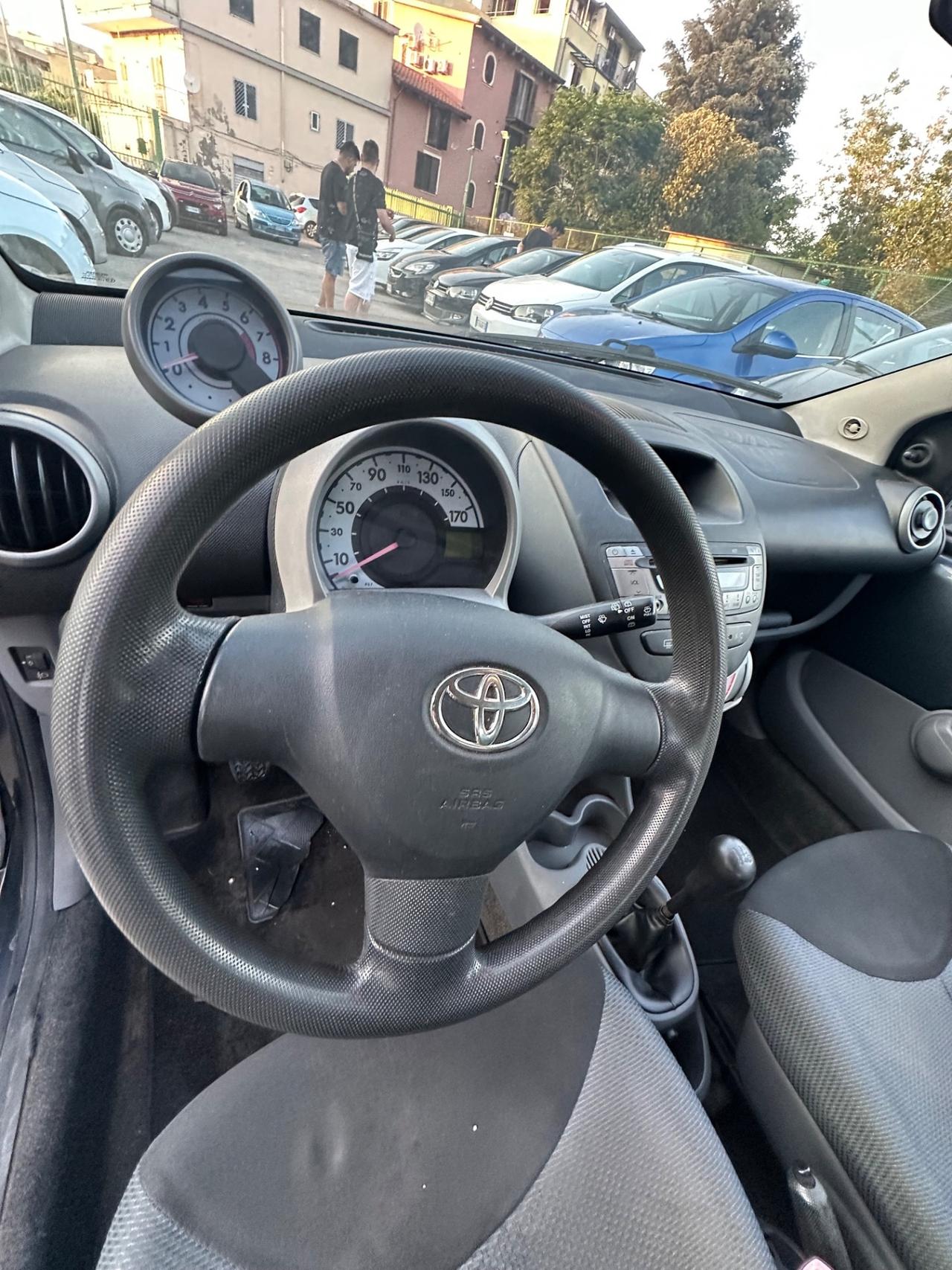 Toyota Aygo 1.0 12V VVT-i 5 porte Sol