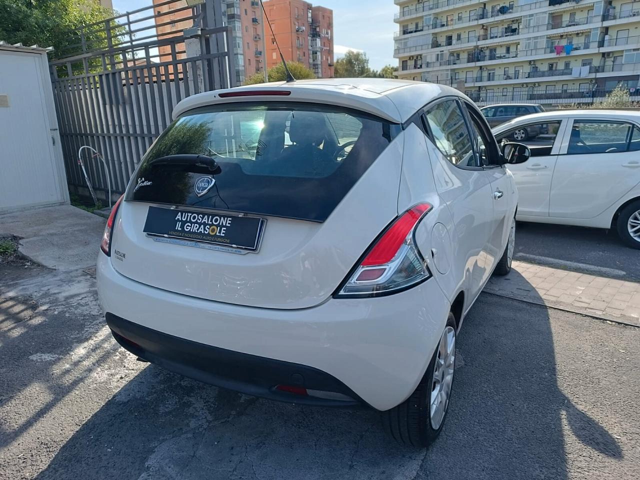 Lancia Ypsilon 1.3 MJT 16V 95 CV 5 porte S&S Silver