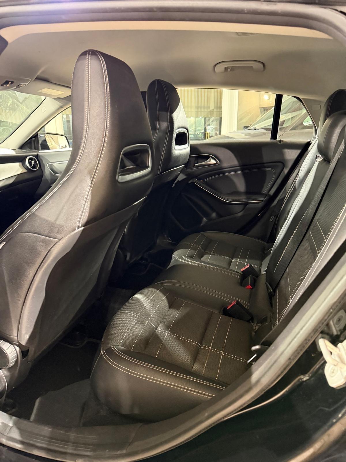 Mercedes-benz CLA 220 200 CDI Premium