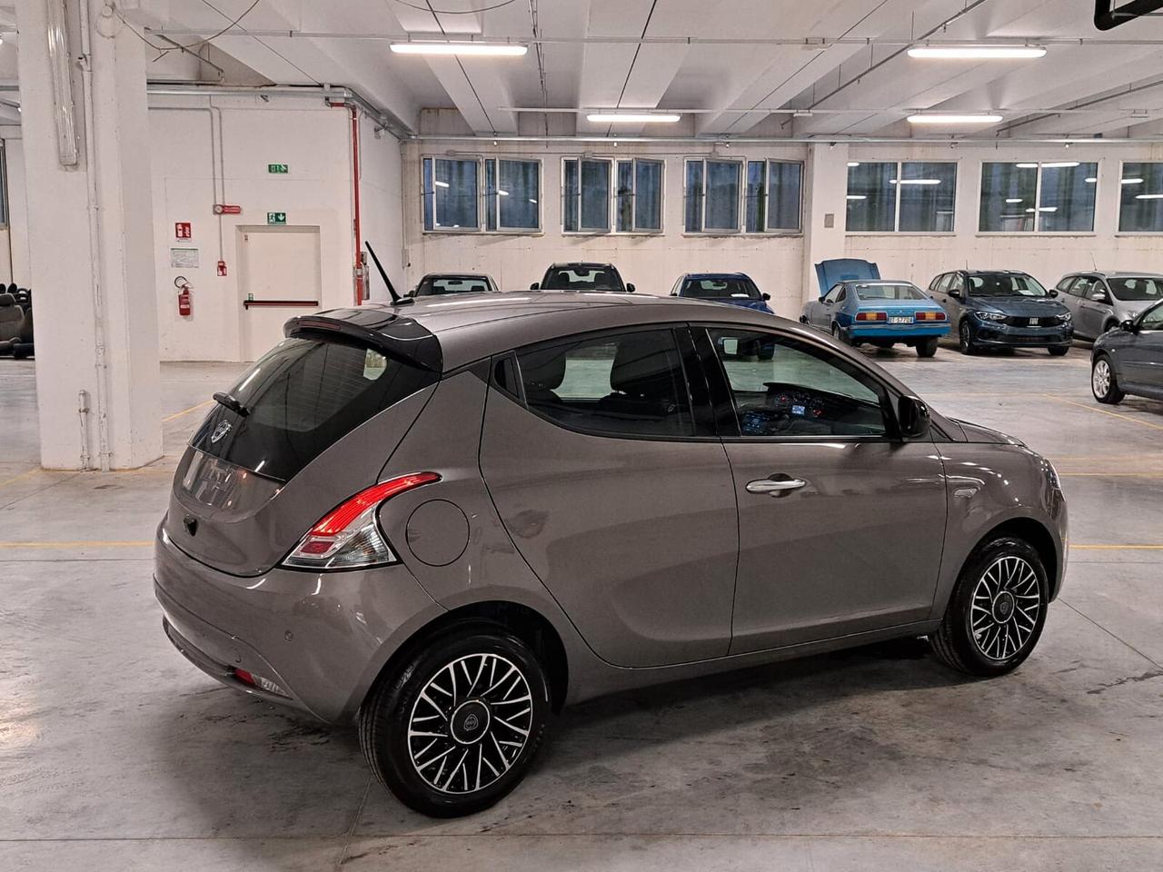 Lancia Ypsilon 1.0 FireFly Hybrid Platino MY'24 Km. 0 (GT648KA)