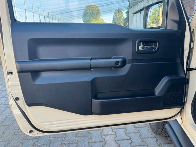 Suzuki Jimny 1.5 5MT Top