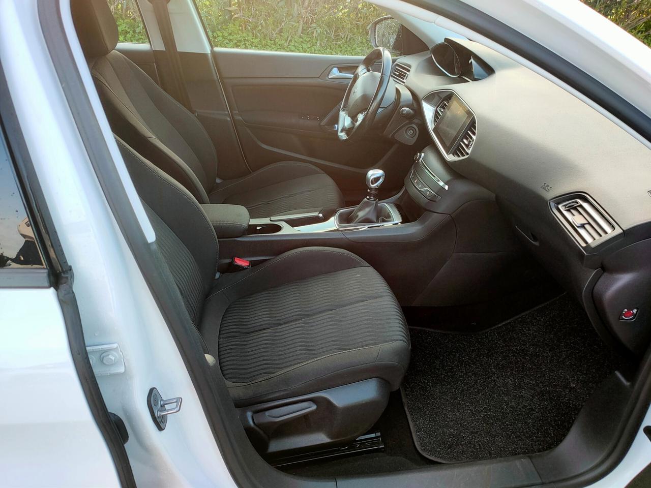 Peugeot 308 BlueHDi 120 S&S Allure