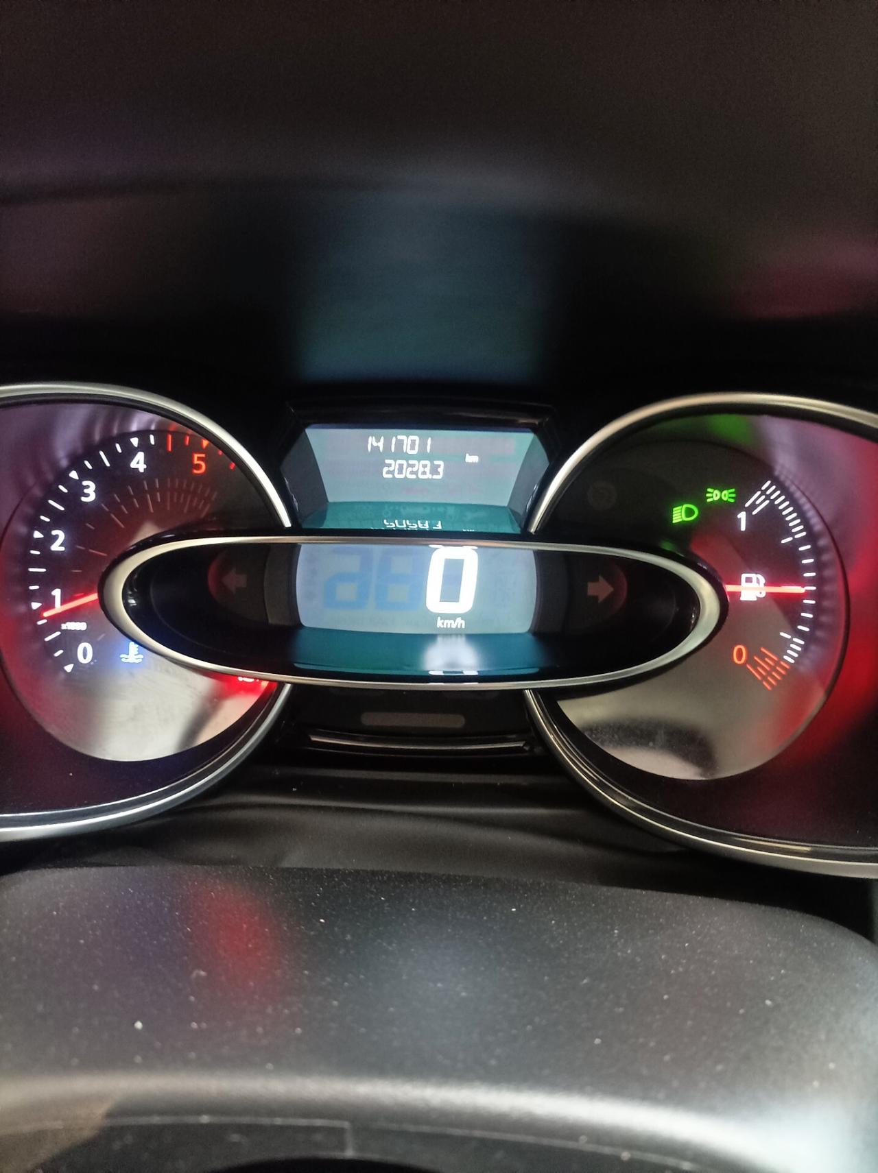 Renault Clio Sporter dCi 90 CV Moschino 2018 sOLO 141000Km