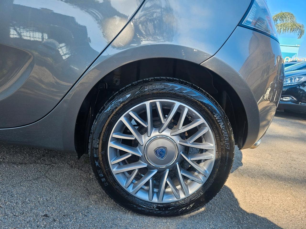 Lancia Ypsilon 1.2 Gold 2013
