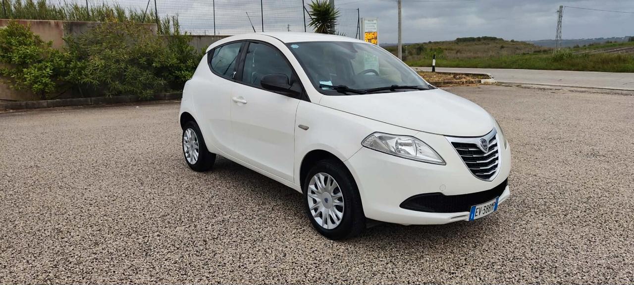 Lancia Ypsilon 0.9 TwinAir 85 CV 5 porte Metano Ecochic Gold