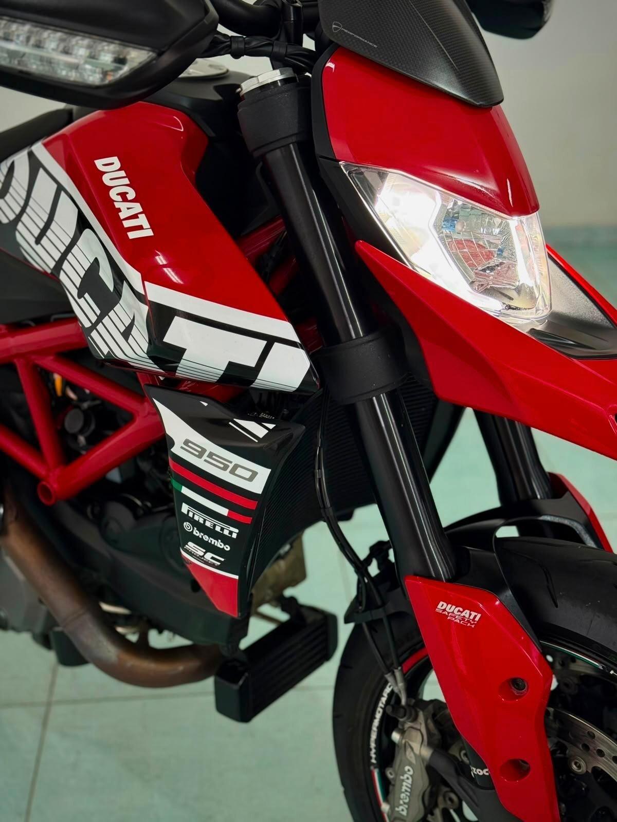 Ducati Hypermotard 950
