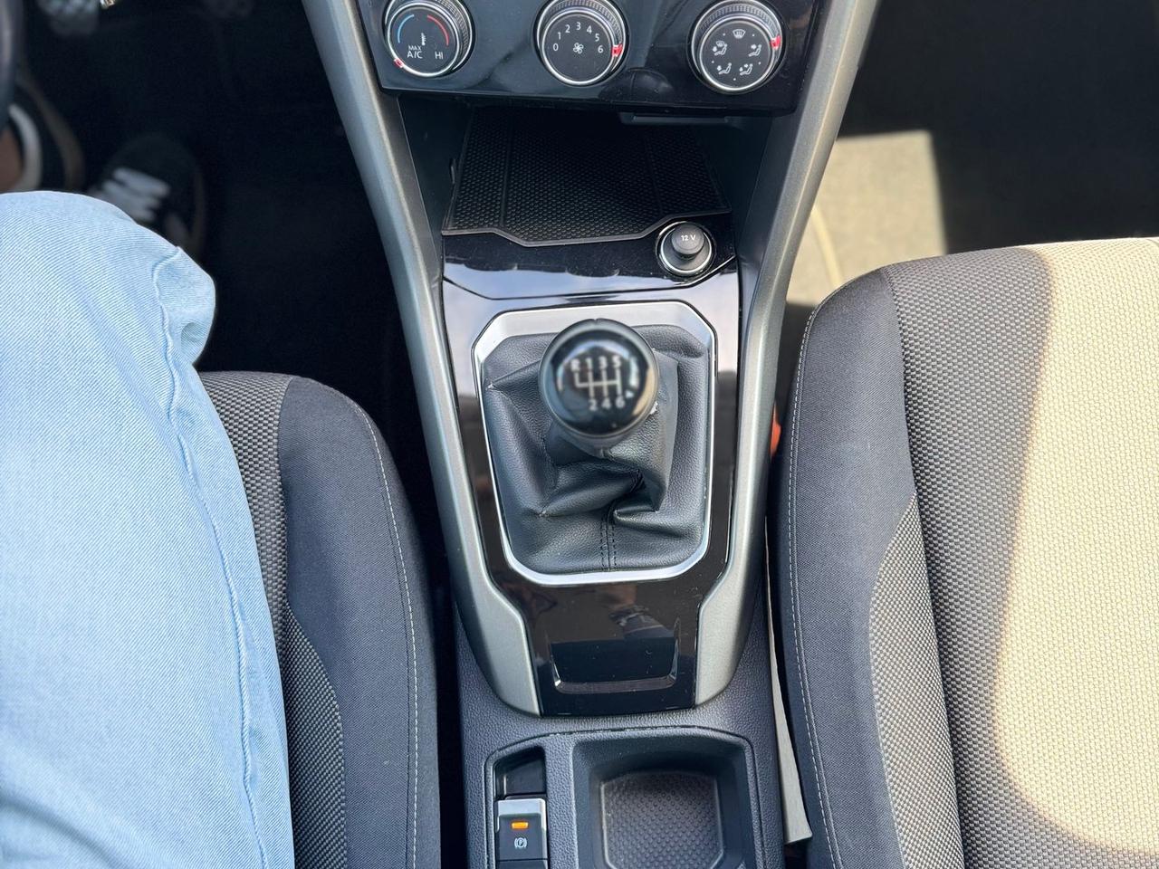 Volkswagen T-Roc Business 1.6 TDI #6208
