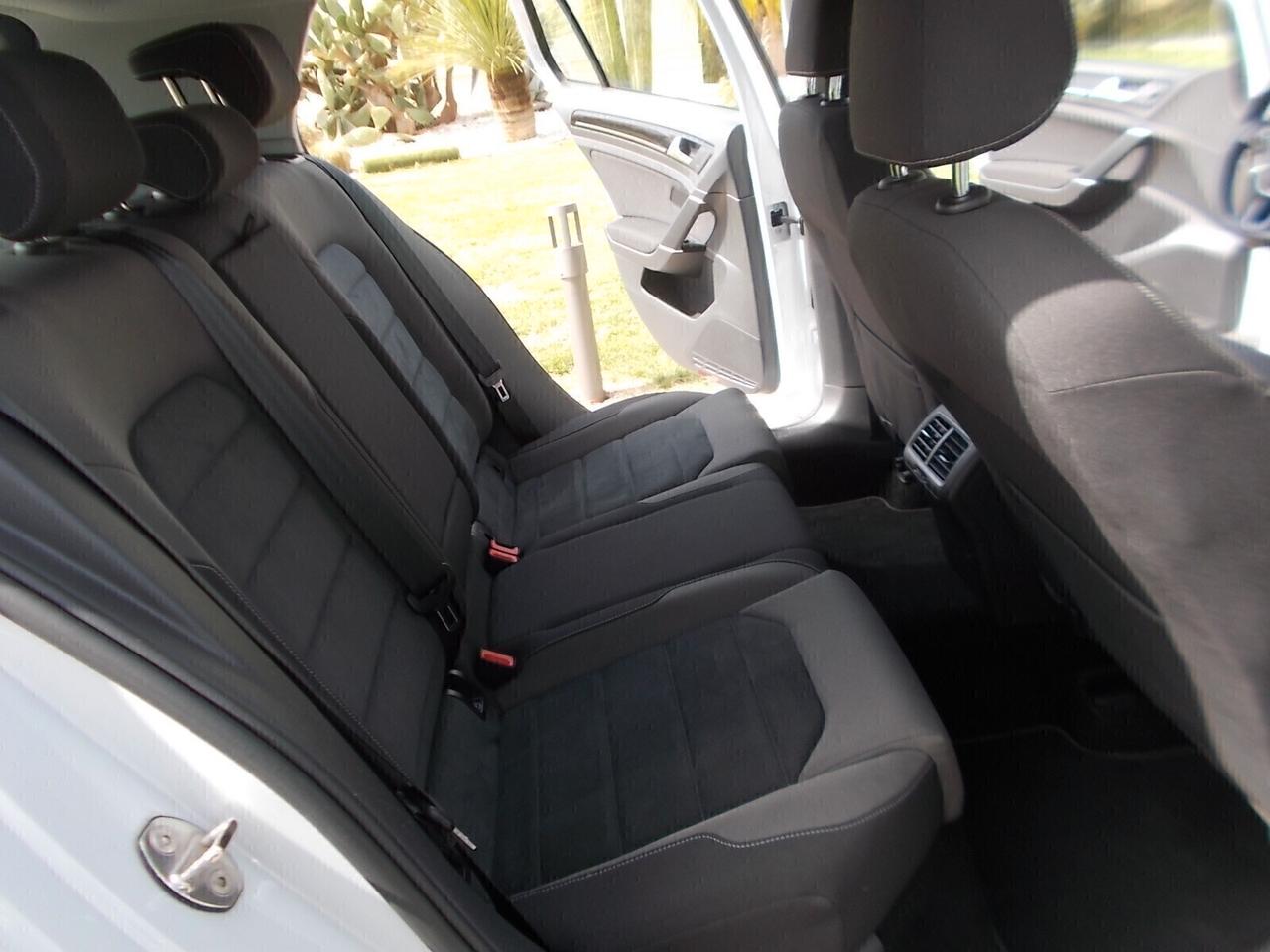 Volkswagen Golf 1.6 TDi VIRTUAL COCKPIT da VETRINA