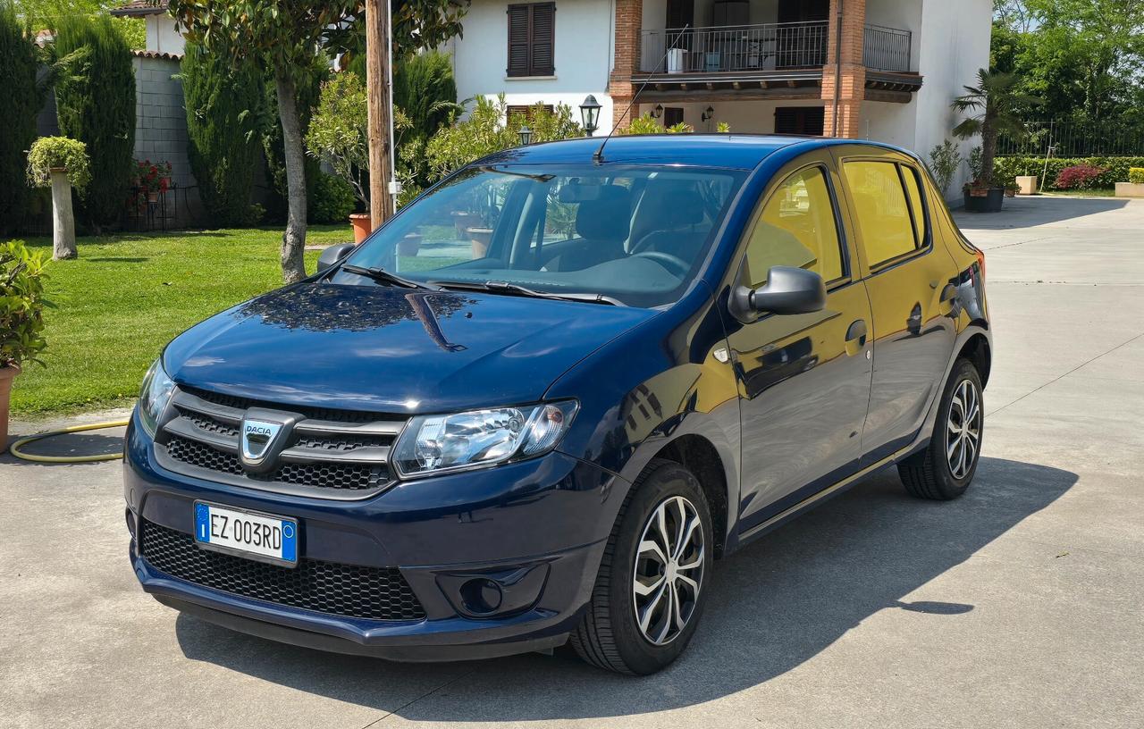 DACIA SANDERO GPL TENUTA MOLTO BENE