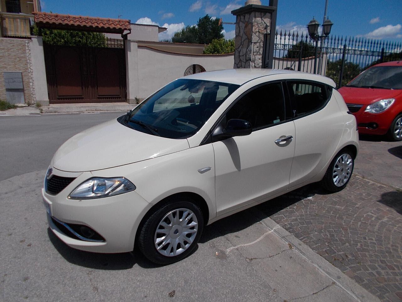 Lancia Ypsilon 0.9 TwinAir 85 CV 5 porte S&S DFN Gold GPL