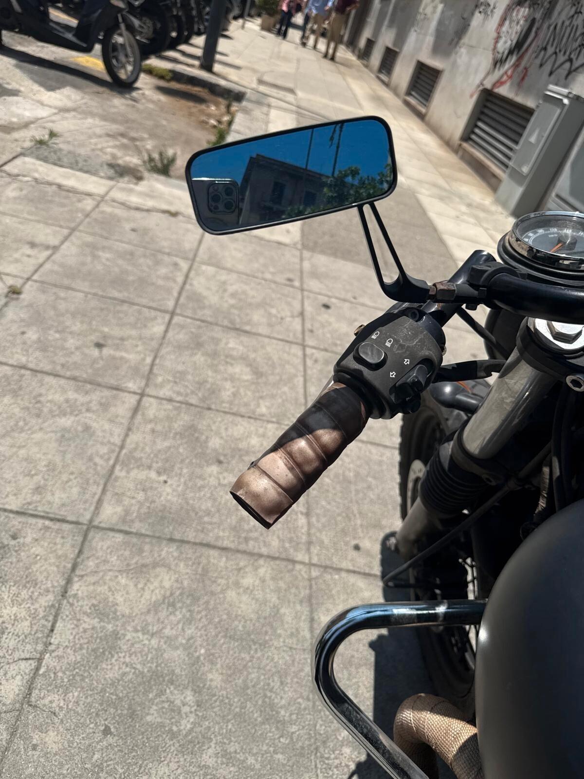 Triumph Bonneville T100 black