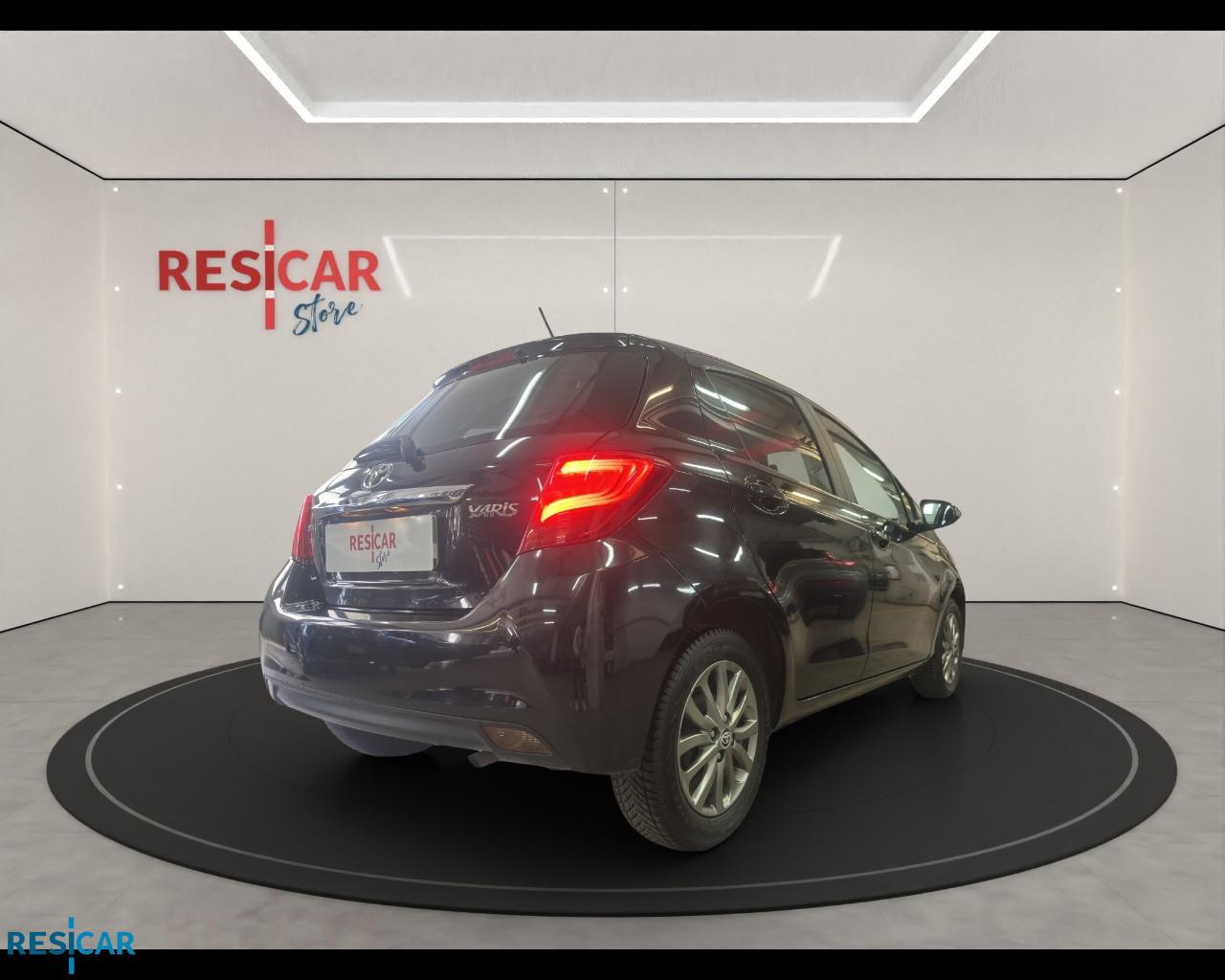 TOYOTA Yaris 5p 1.0 Active IDONEA NEOPATENTATO