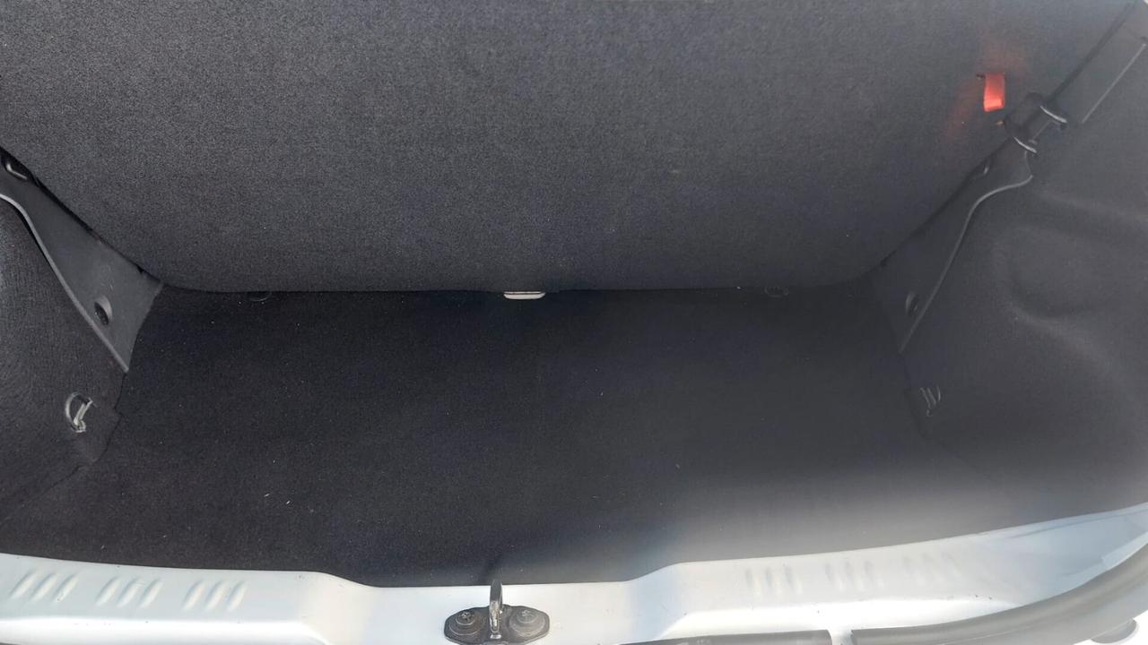 Lancia Ypsilon 1.2 GPL