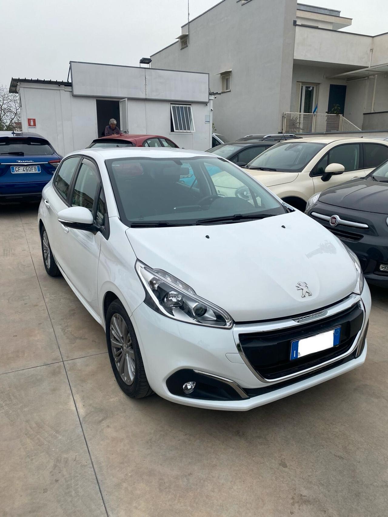 Peugeot 208 PureTech 82 5 porte Allure