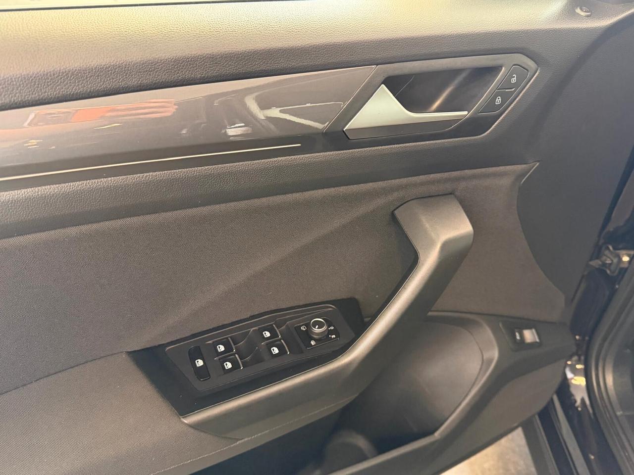 VOLKSWAGEN T-ROC 2.0 DSG 4MOTION 150CV PELLE NAVI CAM ANNO 2022