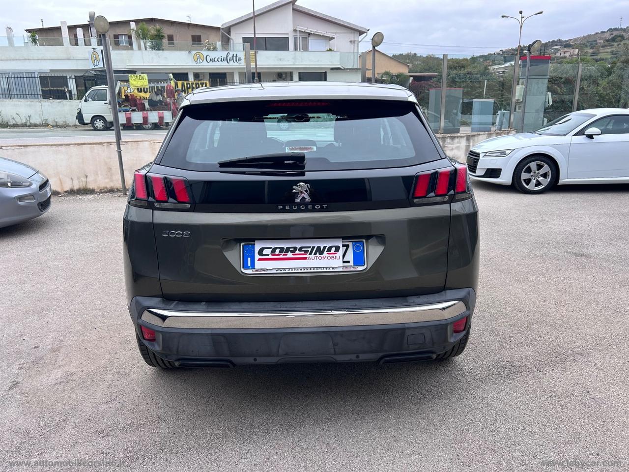 PEUGEOT 3008 BlueHDi 120 S&S Business