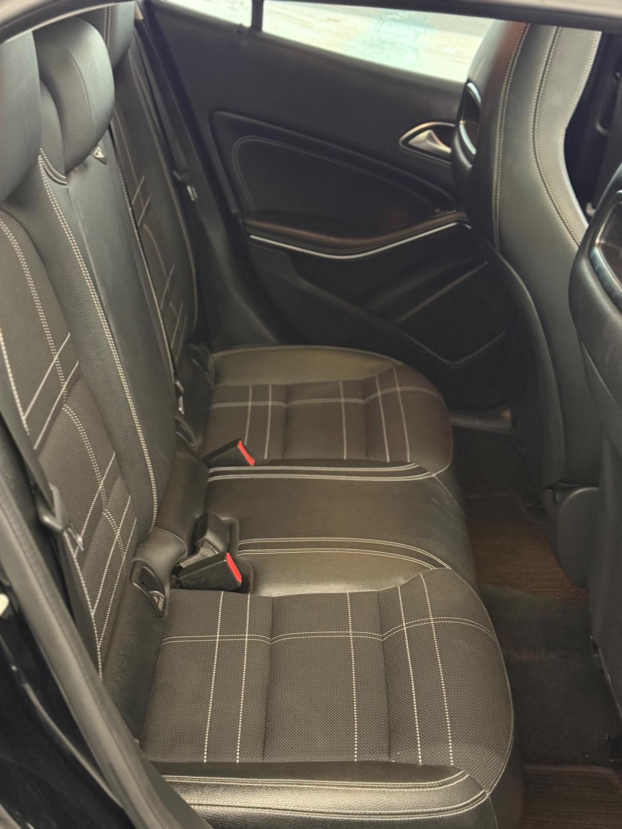 Mercedes-benz GLA 200 d Automatic Sport - Tetto