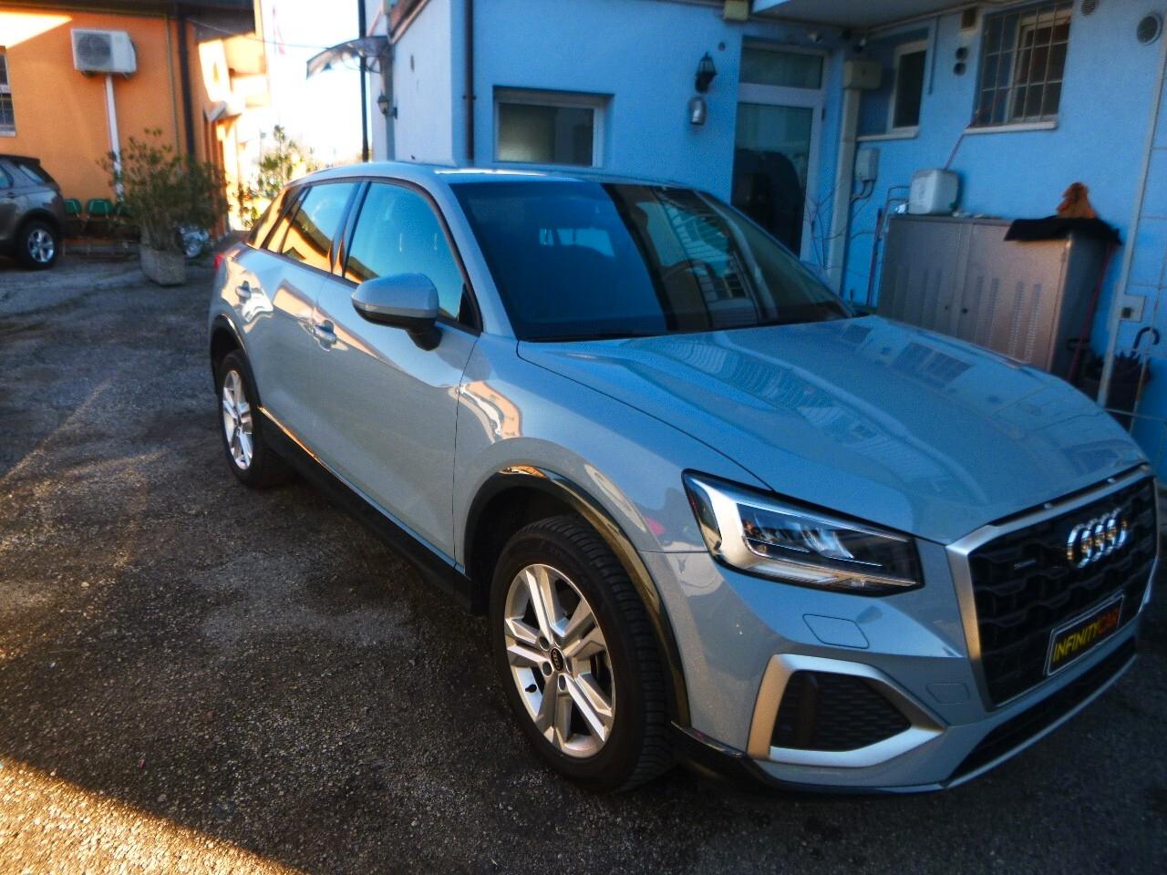Audi Q2 35 TDI quattro S tronic Identity Black