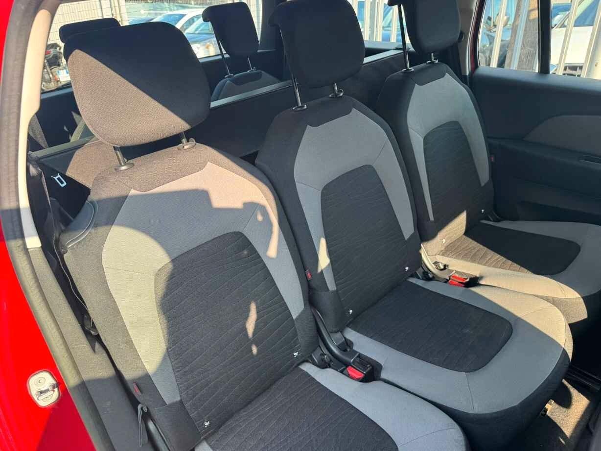 Citroen C4 Picasso 1.6 HDI 116 CV 7 POSTI
