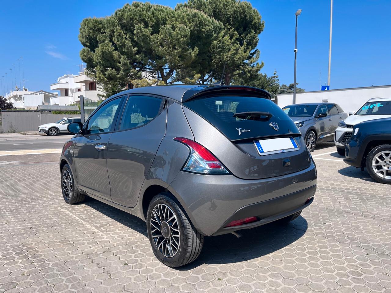 Lancia Ypsilon 1.0 FireFly 5 porte S&S Hybrid Gold