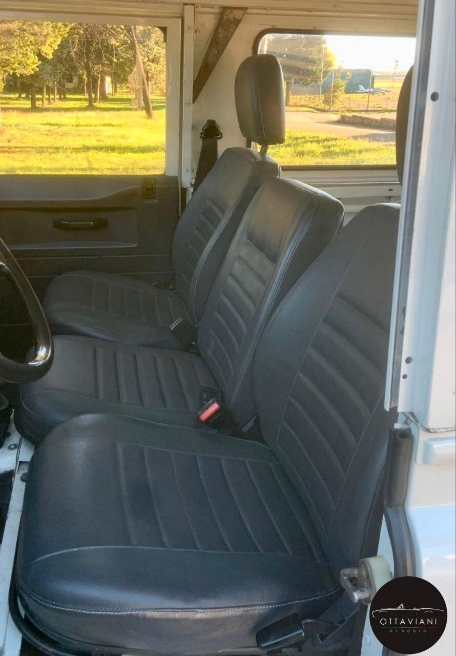 Land Rover Defender 90 turbodiesel Soft-top