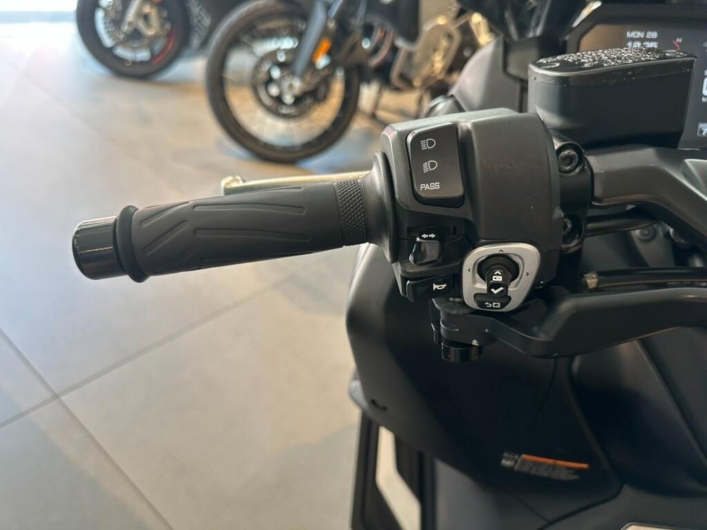 Yamaha TMAX 560 2022