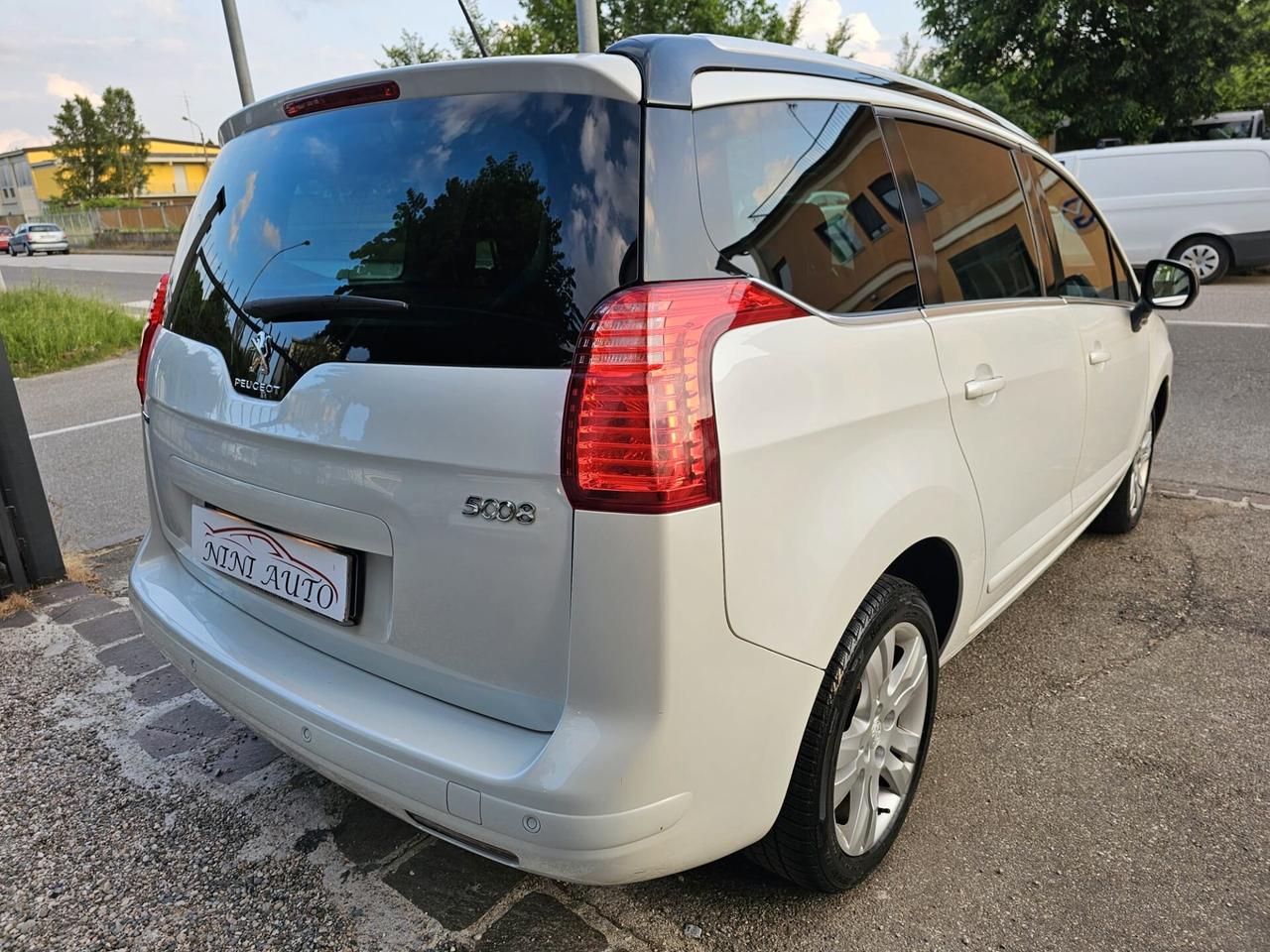 Peugeot 5008 1.6 120cv BlueHdi S&S Allure*Navi*Tetto*Euro6*