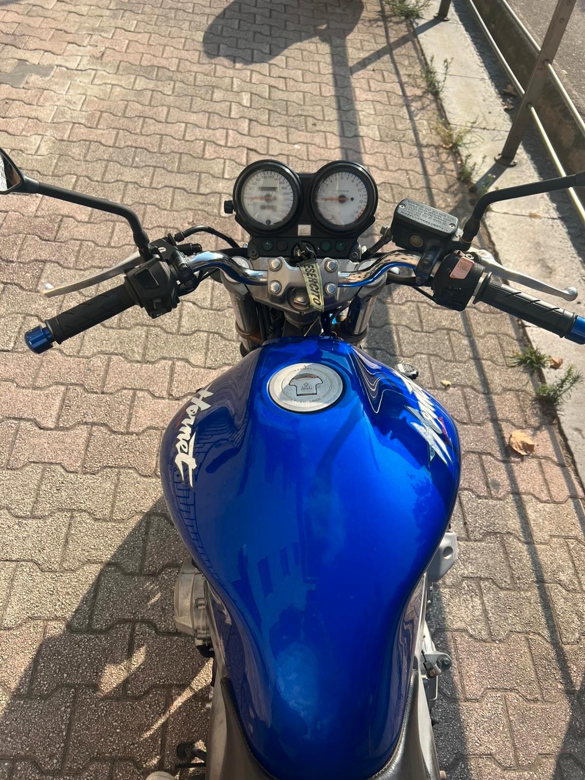 Honda Hornet 2000 edition