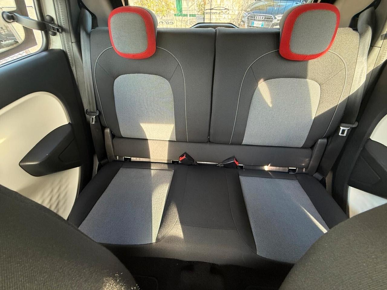 Renault Twingo TCe 90 CV EDC Intens