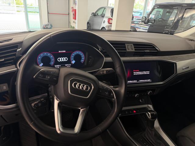 AUDI Q3 35 TFSI Business