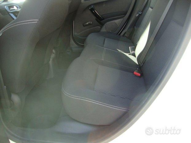 Peugeot 208 1.6 Blue-Hdi 75 CV KM.93000