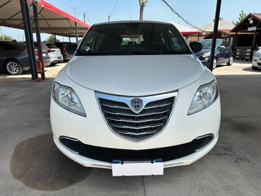 Lancia Ypsilon 1.2*8V*GOLD*PDC*MP3*CITY*NEOPATENTATI*