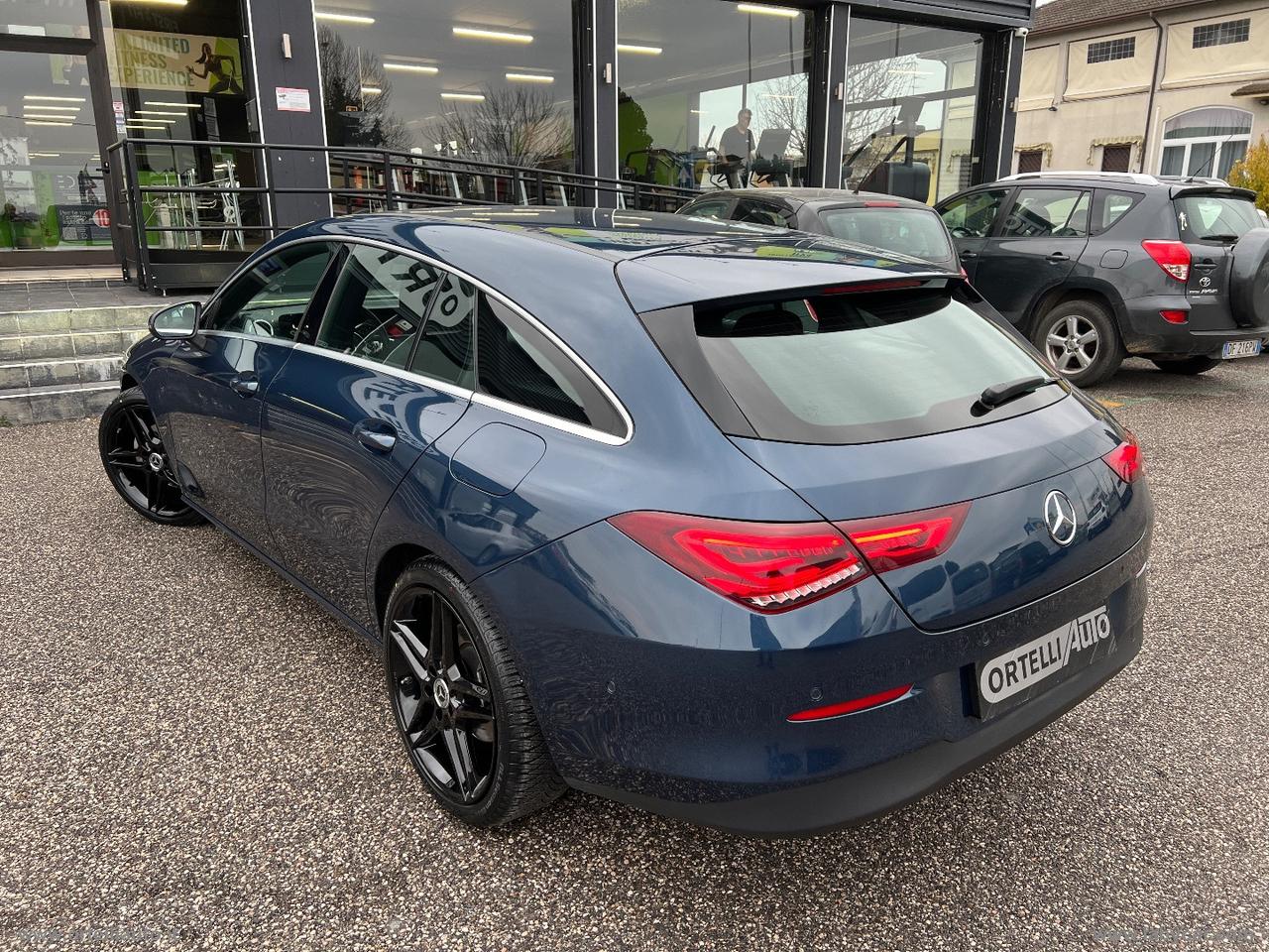 MERCEDES-BENZ CLA 200 d Aut. Shooting Brake Business IVA DEDUCIBILE