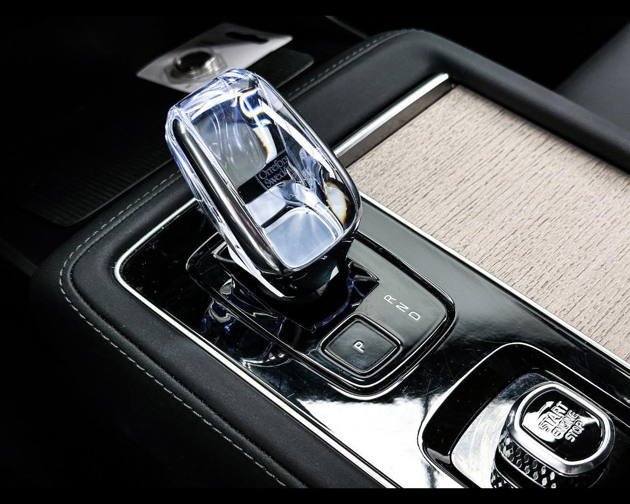 VOLVO XC90 B5 AWD automatico 7 posti Plus Bright