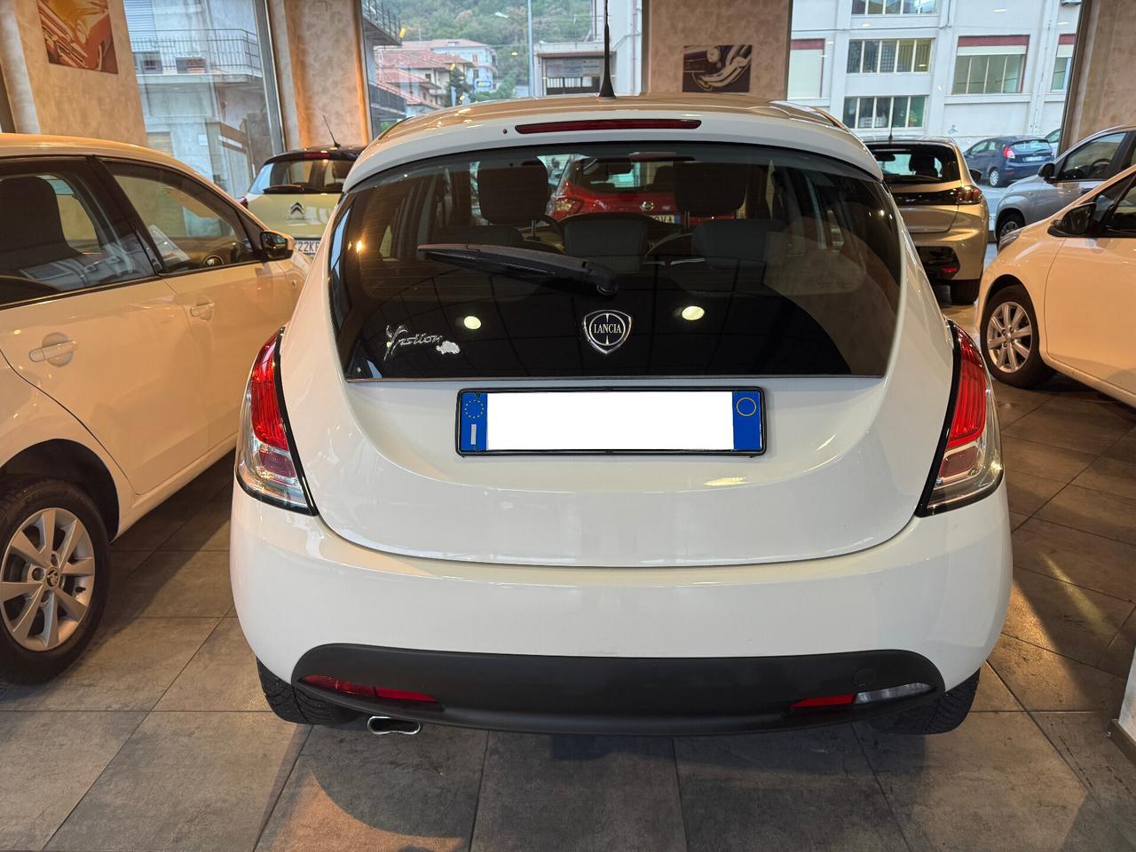 Lancia Ypsilon 1.2 69 CV 5 porte Elefantino Bianco