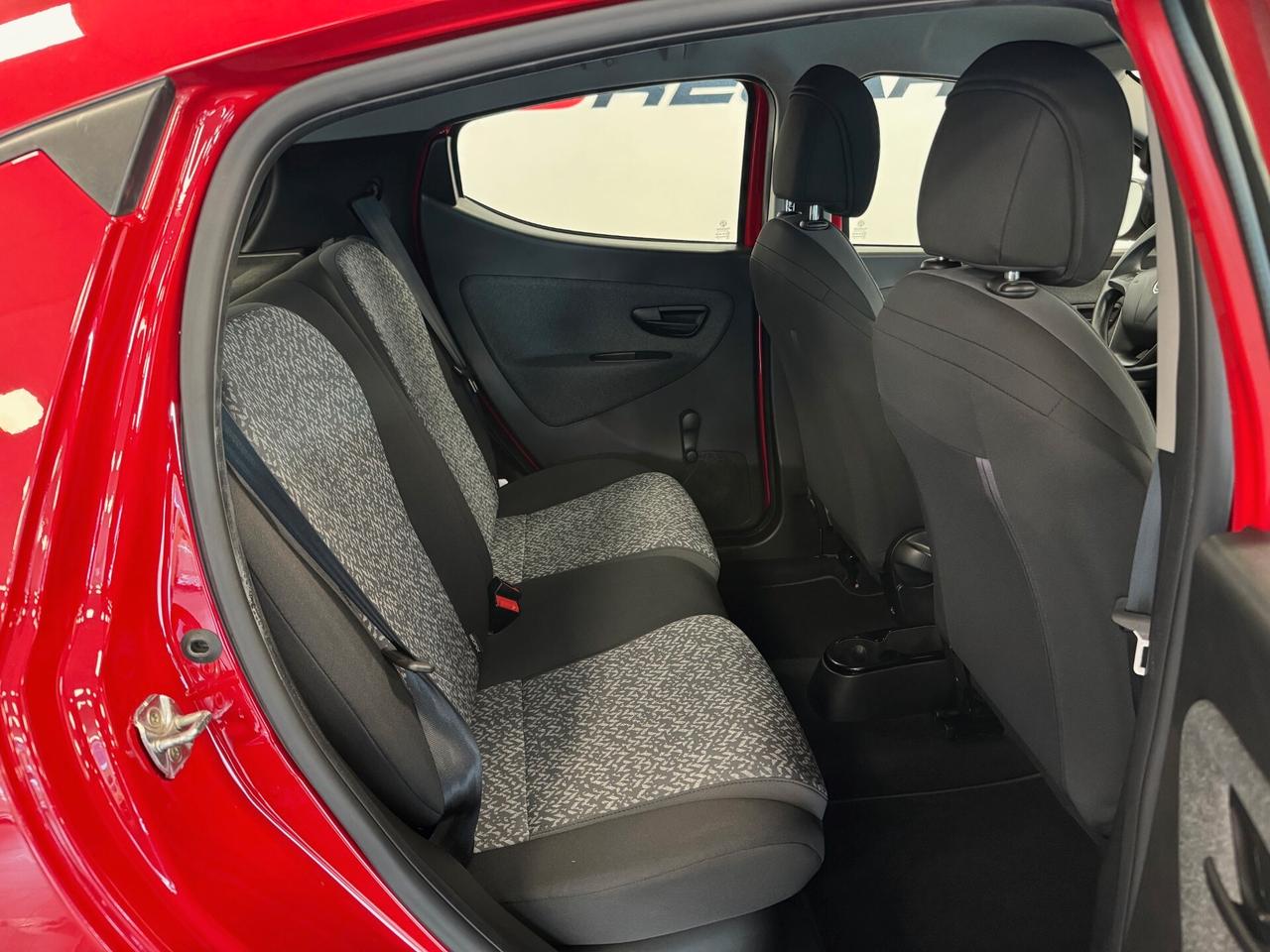 Lancia Ypsilon 1.2 69 CV 5 porte Elefantino 63.000 KM NEOPATENTATI