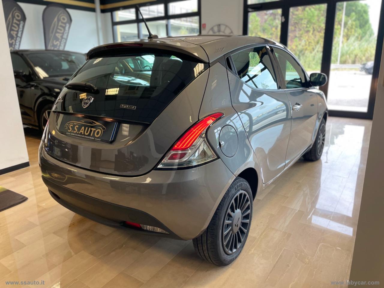 LANCIA Ypsilon 1.0 FireFly 5p.S&S Hyb. Eco A.F. NEO PATENTATI NESSUN VINCOLO