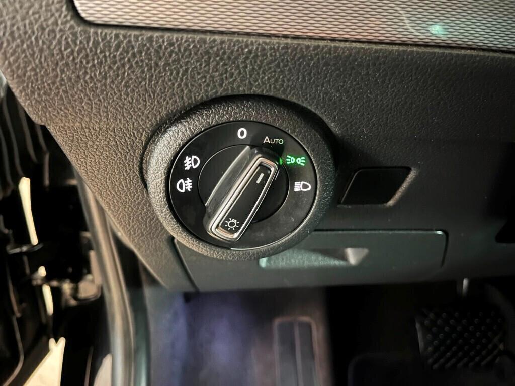 Volkswagen Multivan 2.0TDI T6.1 Highline 150cv dsg 7p