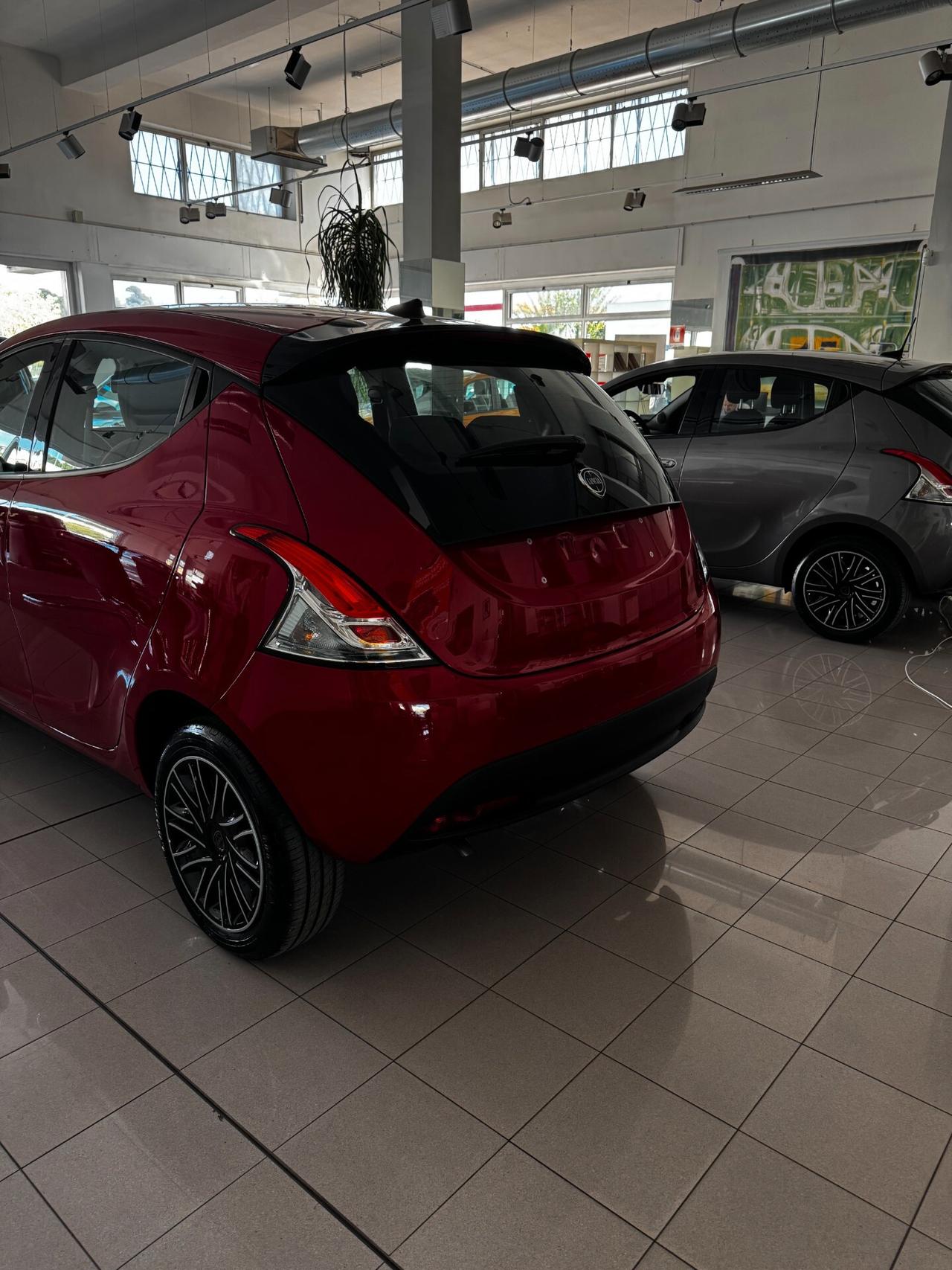 10 YPSILON KM0 PREZZI A PARTIRE DA EURO 14,950