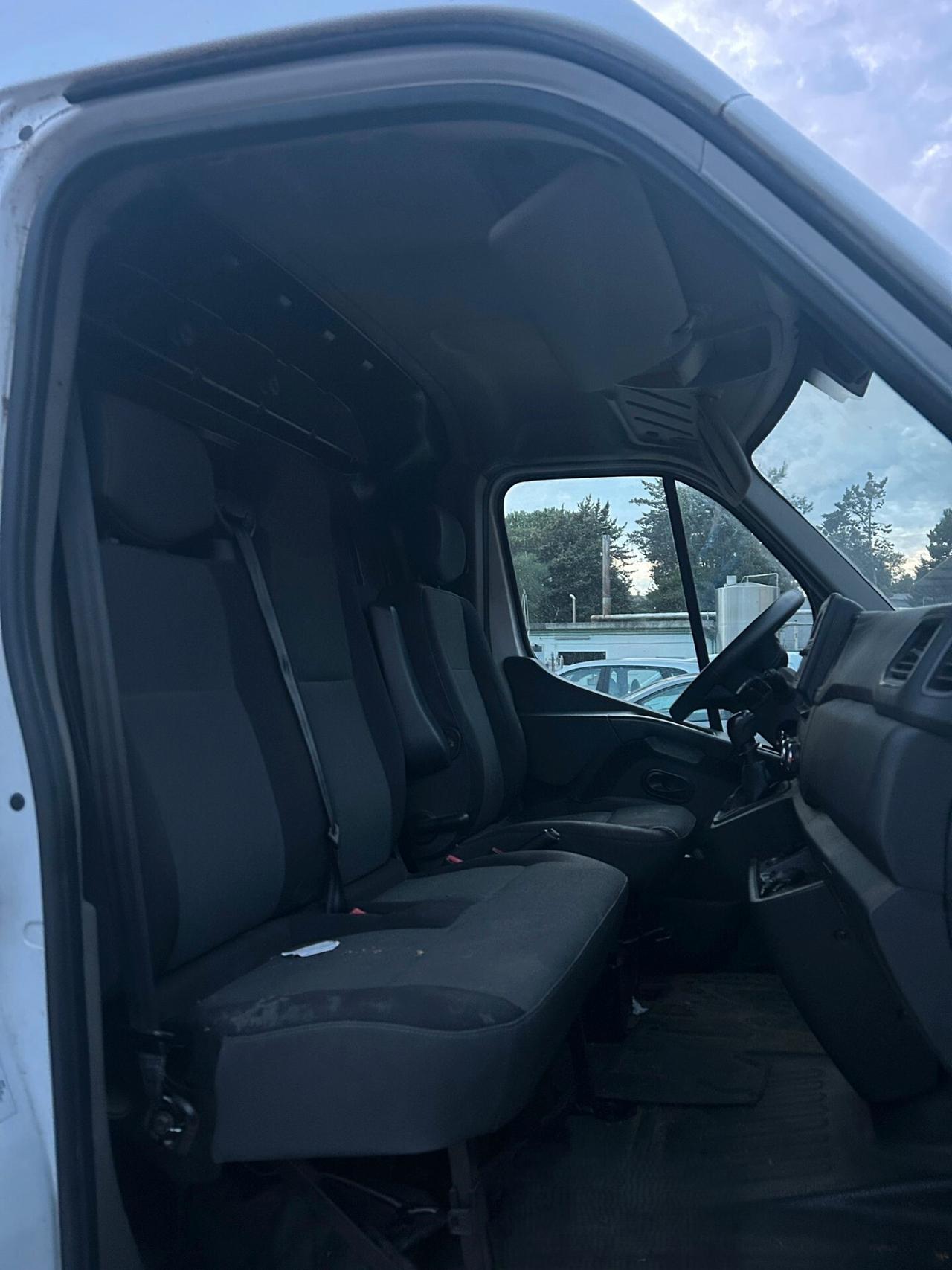 Renault Master T35 2.3 dCi 150 PM Cabinato